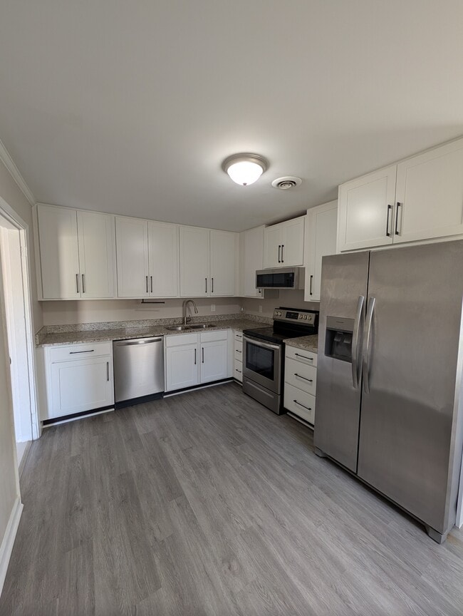 Building Photo - 120 Jenness Ln