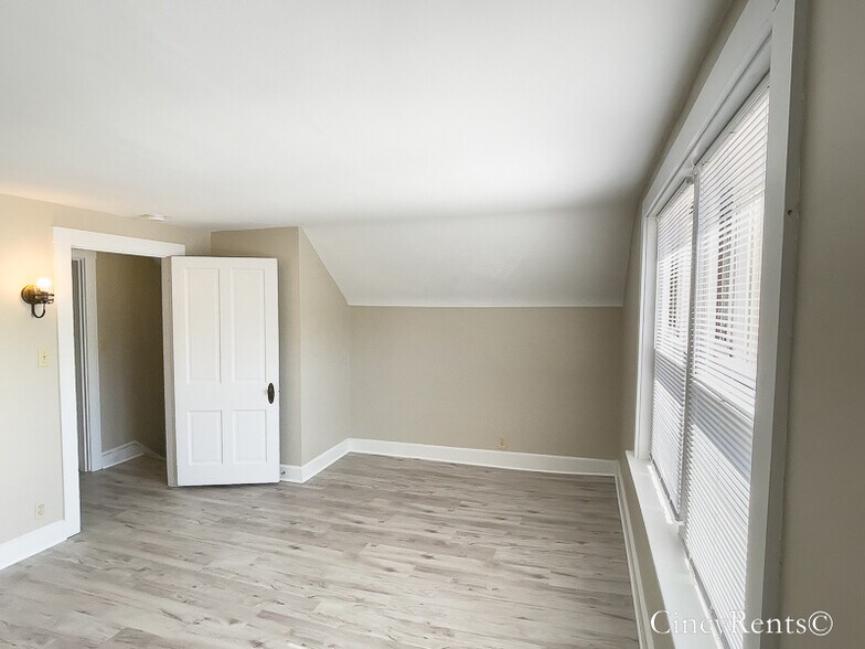 Building Photo - 3718 Ault Park Ave