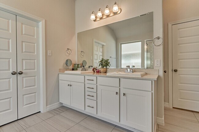 Building Photo - 160 Dove Springs Ct