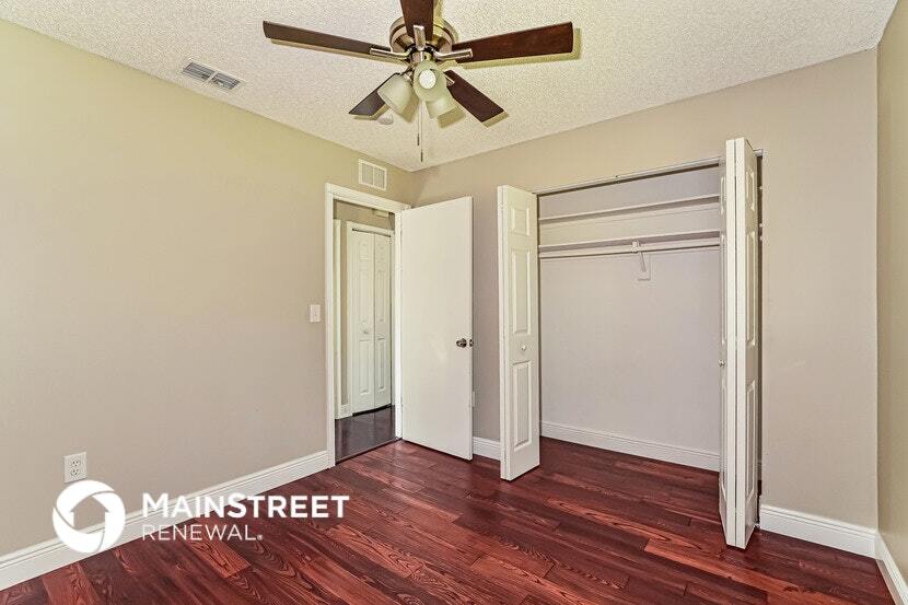 Building Photo - 6212 Chinaberry Dr