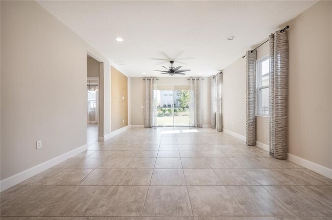 Building Photo - 7212 Paradiso Dr