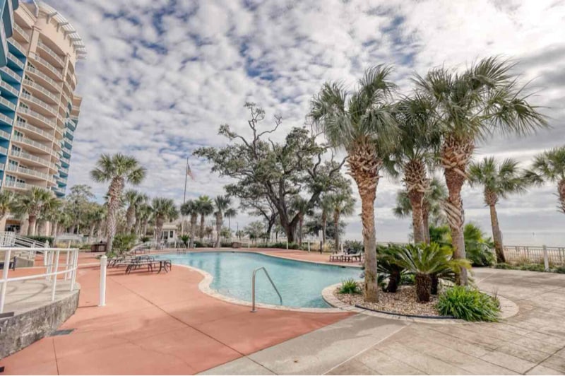 Building Photo - 2228 Beach Dr