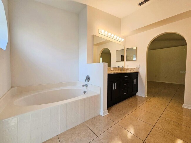 Building Photo - 921 Bristle Cone Ct