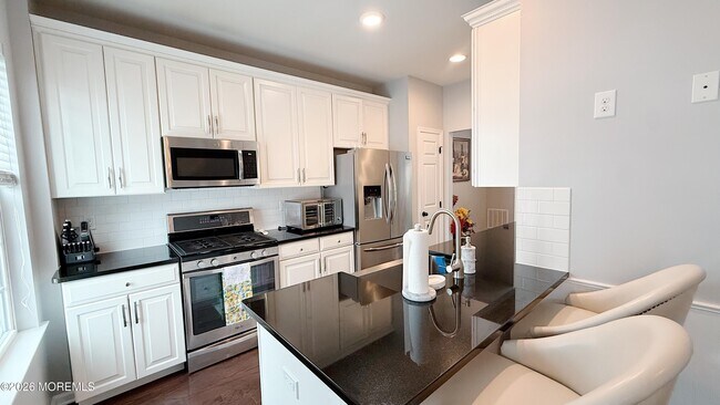 Building Photo - 110 Halliard Dr