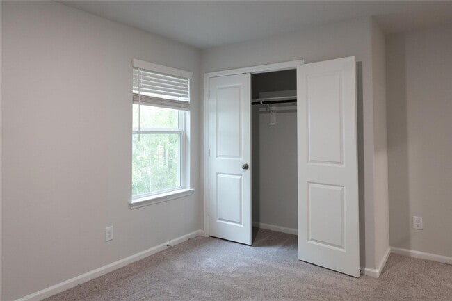 Building Photo - 64 Valiant Ridge Trail