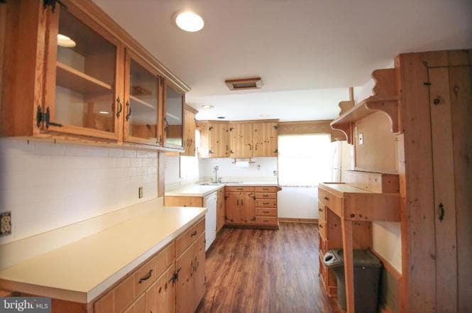 Building Photo - 46 Woodland Ave