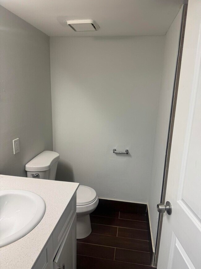 Building Photo - 4871 Arjaro Dr