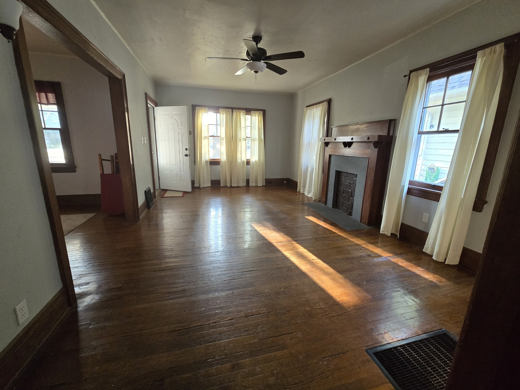 Building Photo - 1225 Harvard Blvd