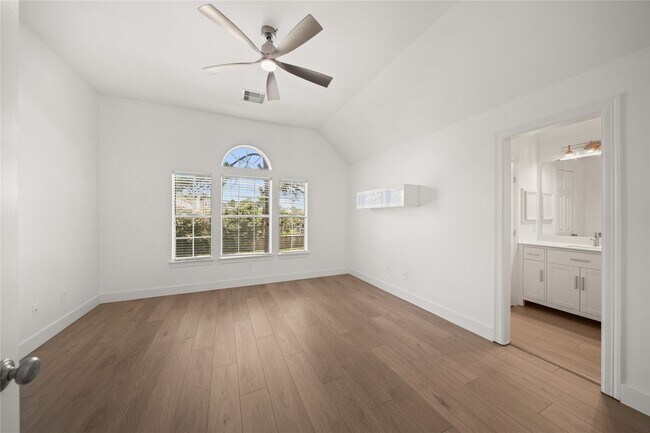 Building Photo - 3006 Brooks Ct
