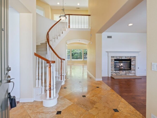 Building Photo - 5250 Coleridge Ct