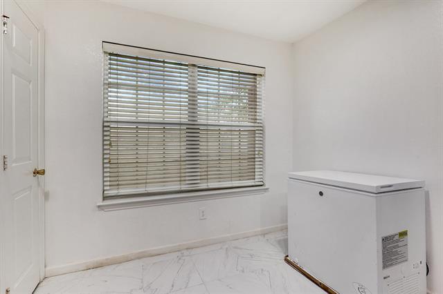 Building Photo - 1417 Hamburg St