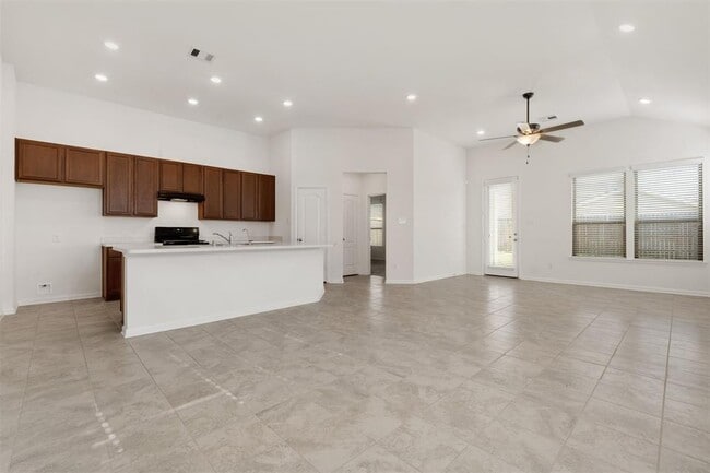 Building Photo - 28330 Little Hollow CT