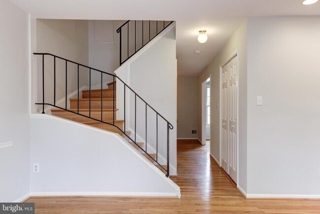 Building Photo - 9823 St Cloud Ct