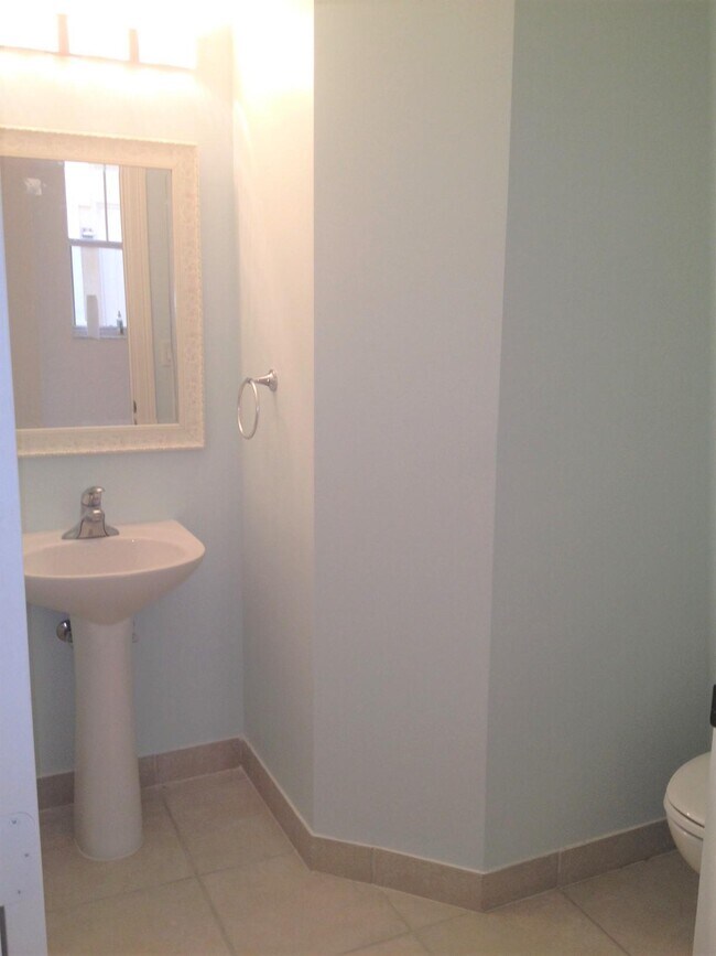 Building Photo - 685 Pacific Grove Dr