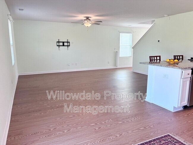 Building Photo - 357 Gourd St