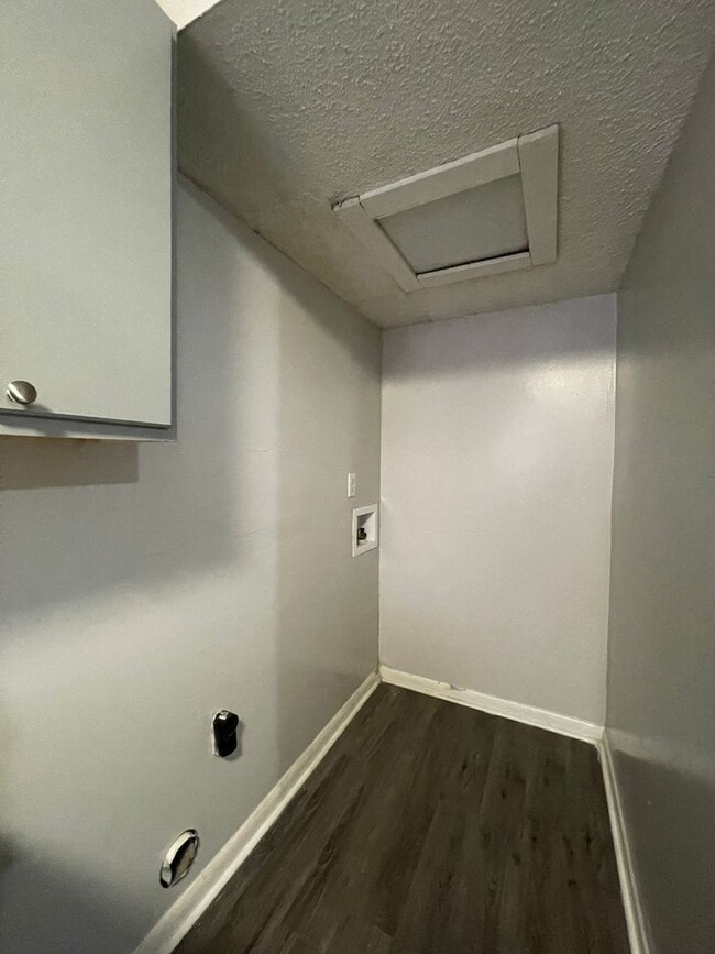 Building Photo - 131 Wall St