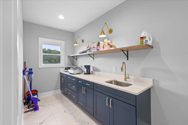Building Photo - Beautiful Home for Rent in Chestnut Cove