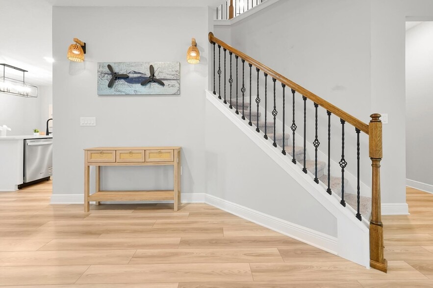 Building Photo - 7692 Somersworth Dr