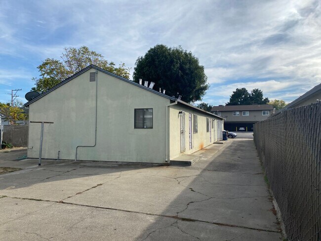Building Photo - 314 Lawton St