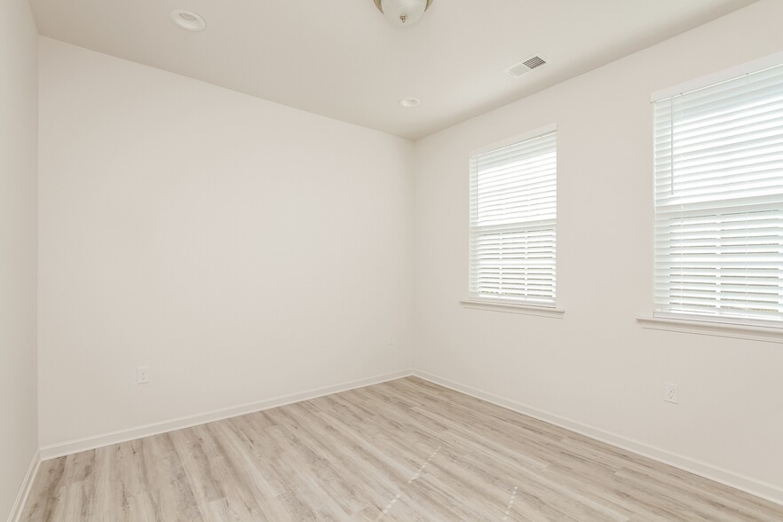 Building Photo - 1636 Tom Sadler Rd