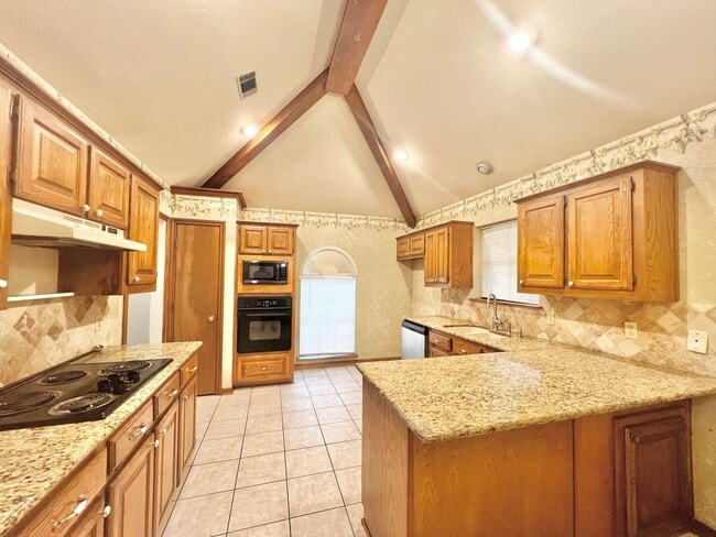Building Photo - Beautiful Desoto Tx Home