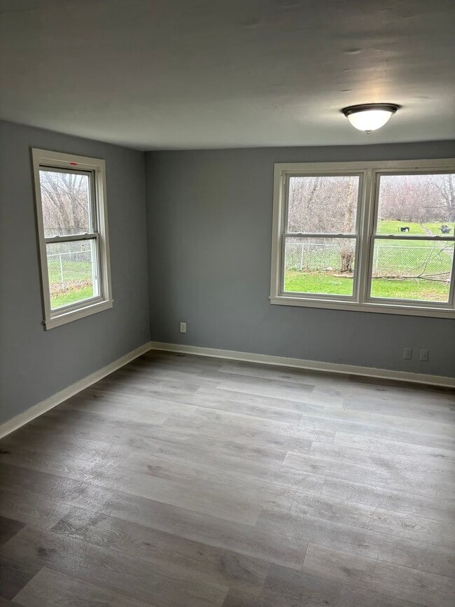 Building Photo - 19-21 Shelley Court