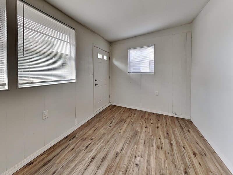 Building Photo - 307 S Montgomery Ave