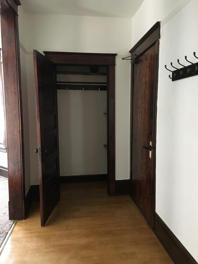 Front Hallway - 423 N 1st Ave E