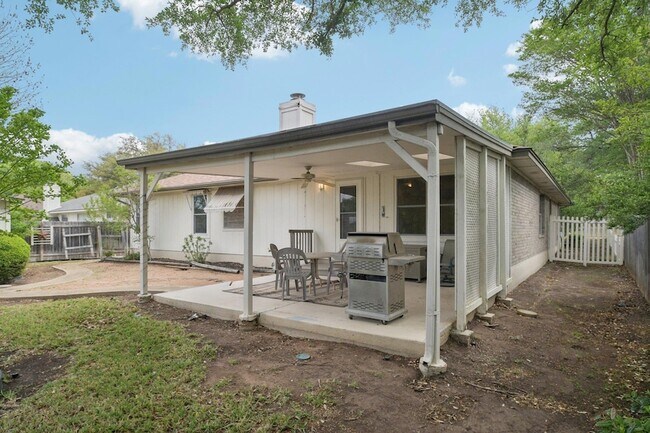 Building Photo - 1300 Leah Ln