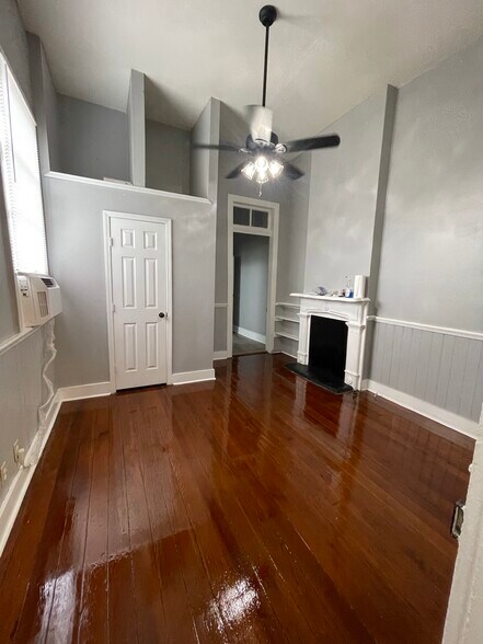 Building Photo - 2441 2nd St