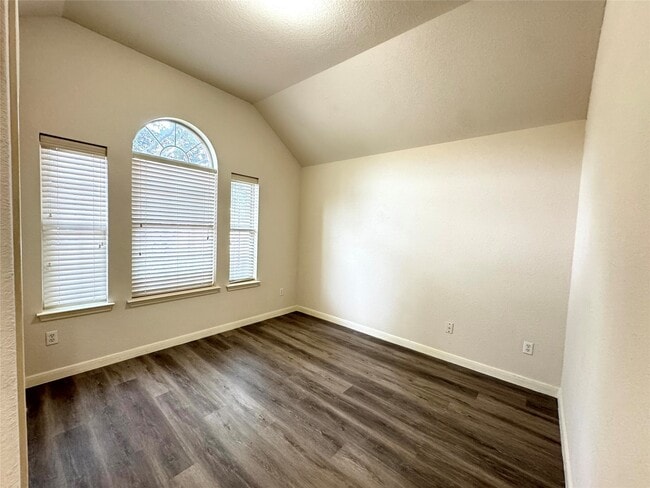 Building Photo - 21470 Olympic Forest Dr