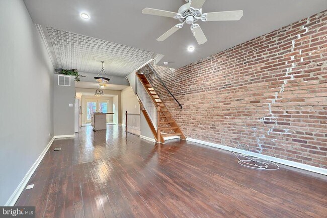 Building Photo - 1108 Baylis St