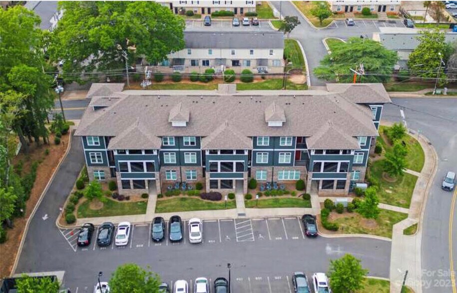 Building Photo - 935 McAlway Rd