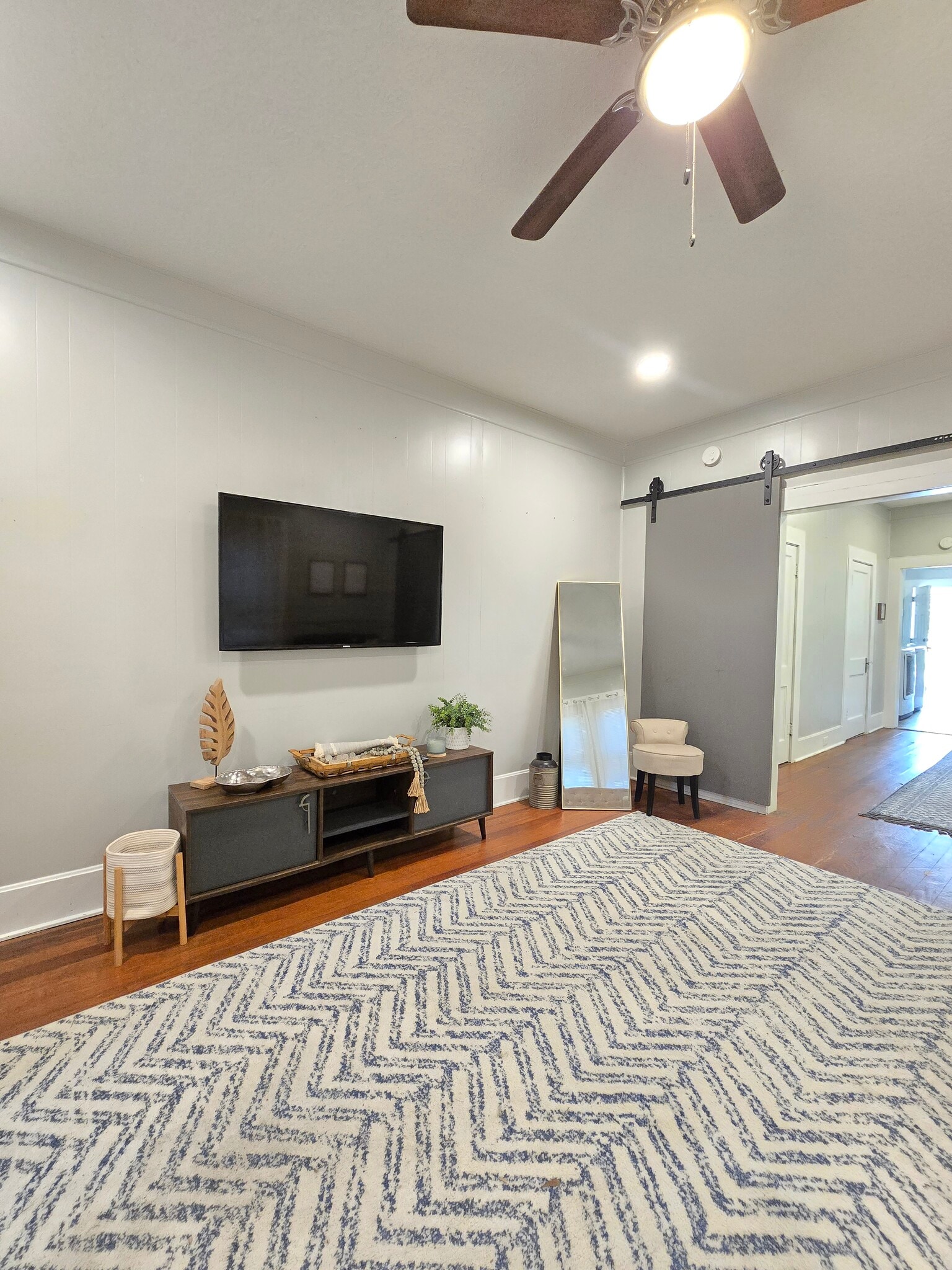 Building Photo - 805 14th St