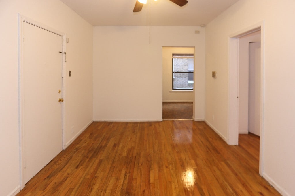 Building Photo - 933 W Sunnyside Ave