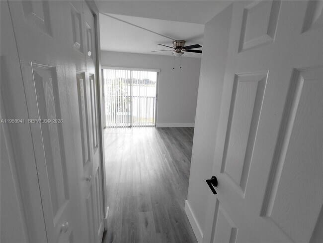 Building Photo - 8720 N Sherman Cir