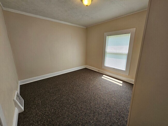 Building Photo - 519 Howard St