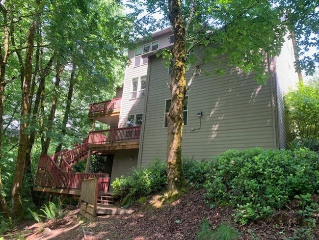 Building Photo - 13907 SE Fircrest St