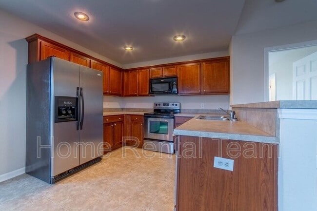 Building Photo - 37 Twin Oaks Pl