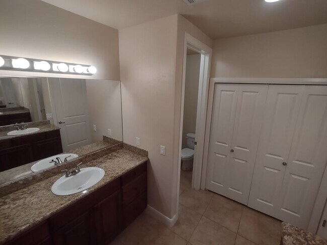 Building Photo - Desirable Black Rock Condo - Quite/Peaceful