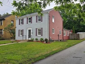 Building Photo - 216 Robert Ave