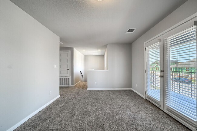 Building Photo - 2924 Sage Ranch Dr