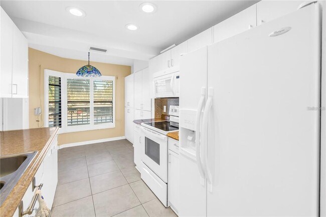 Building Photo - 1320 Pasadena Ave S