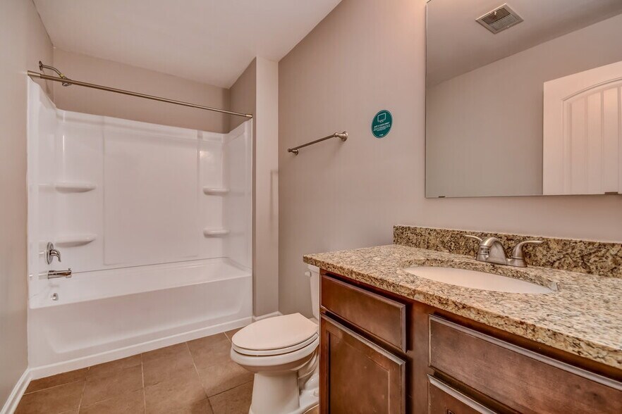Building Photo - 116 Rosegate Dr