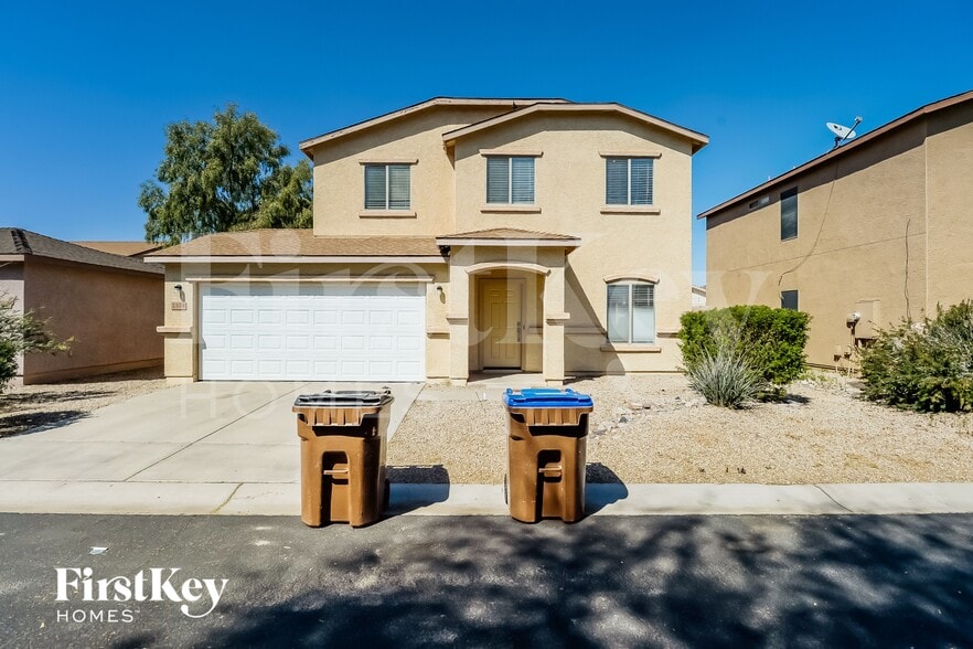 Primary Photo - 2374 E Meadow Chase Dr