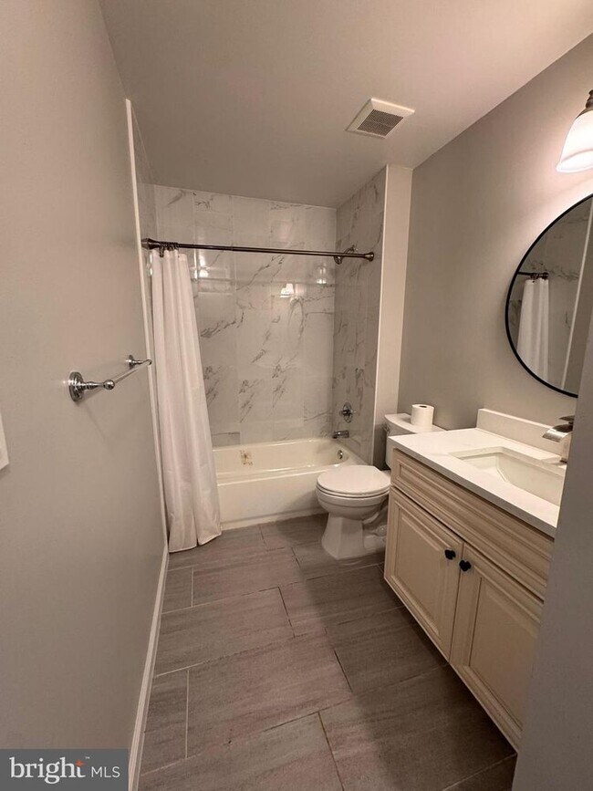 Building Photo - 815 Aspen Dr