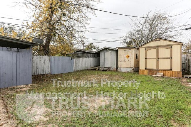 Building Photo - 220 Gibson St