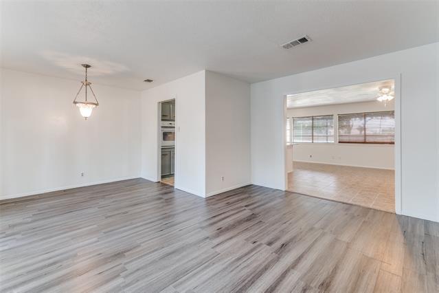 Building Photo - 2107 Briarwood Blvd