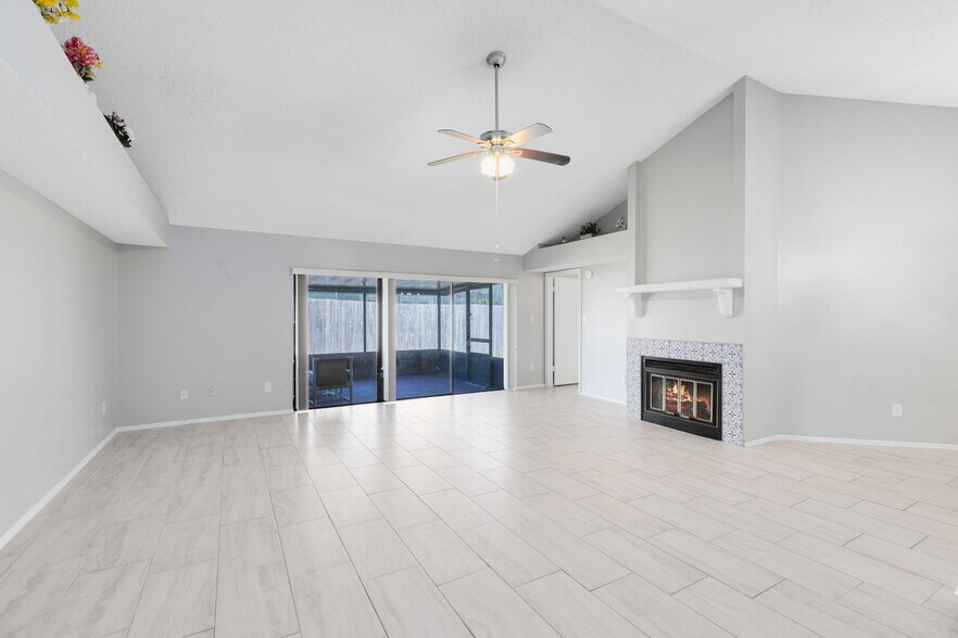 Building Photo - 738 Rosalie Way