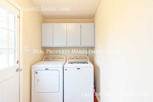 Building Photo - 11832 Laurel Grove Ln